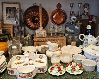 Discount Days: Friday 20% Doak signed Artwork 20% Fri. & Sat.
 Saturday 50% Items over may not be 50% but will be Discounted!
Welcome to Our Sweeter than Honey Estate Sale!It's a beautiful estate with many treasures to be found for yourself or for the up -coming holiday gifting season! ENJOY!