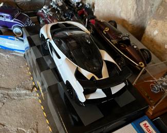 model cars: CMC, Franklin Mint, Auto Art, Pocher, Solido, Maisto, Hotwheels, Paudi, etc