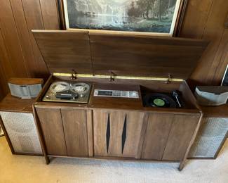 Vintage HiFi equipment: Reel-to-reel player, Receiver, Turntable/record player, vintage speakers, record cabinet