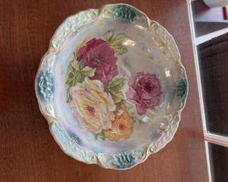 Beautiful painted porcelain floral bowl, unmarked / Price: $16