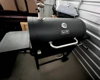 Dyna Glo Charcoal grill