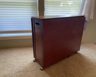 MCM compactible drop leaf table w/ 4 folding chairs