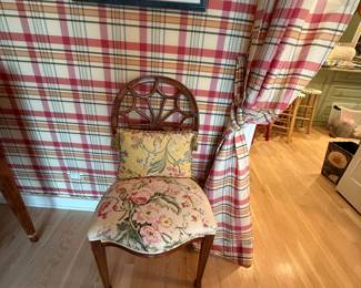 8 Dining Room Chairs