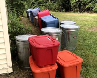 Storage totes