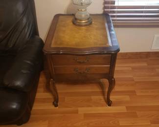 10 es end table
