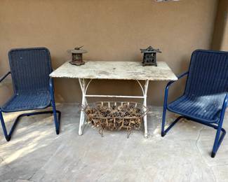 Outdoor table and Chairs