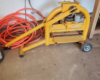 Landscape paver and brick cutting tool