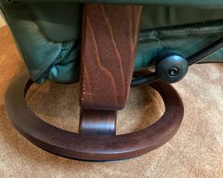 Ekornes Stressless Green Leather Lounge Chair & Ottoman