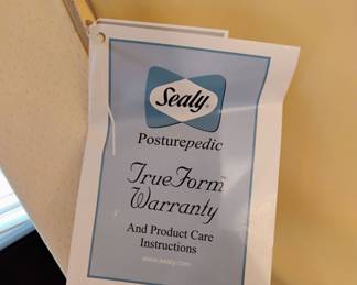 Queen Size Sealy Posturepedic Mattress