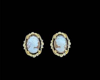 14K Gold Cameo Screw Back Earrings