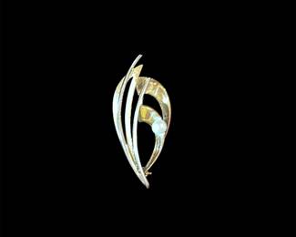 14K Gold Brooch With Pearl