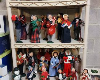 Byers Choice carolers also a display stand