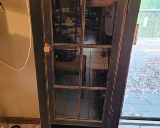 Cabinet with glass front 
