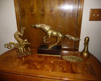 Brass items /  lot of figures 