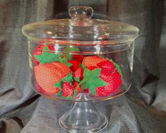 Just Stinkin’ Cute Stuffed Strawberries