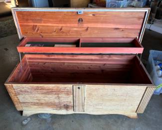 Lane cedar chest