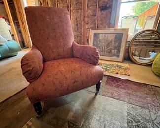 Pair of accent chairs 