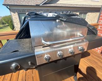 Grill with cover 