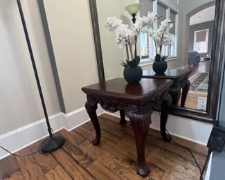 Accent table