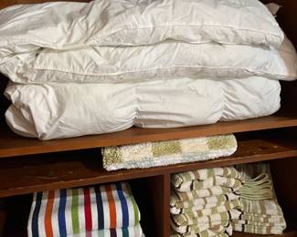 Linens to include a goose topper 