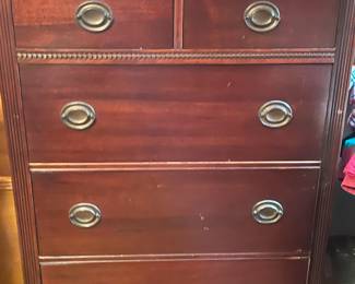 Mahogany chest of drawers