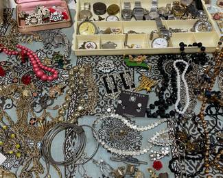 Costume jewelry 