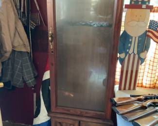 Gun cabinet