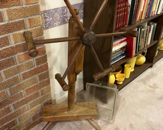 Primitive spinning reel