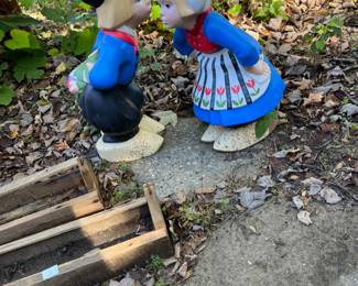 Kissing Dutch Couple. Unfortunately as is.