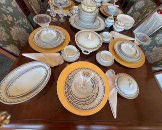 China Set for 8 (60 Pcs), Chargers