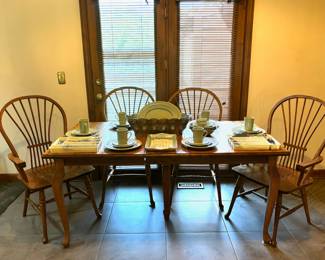 Oak Table w/4 Windsor Chairs