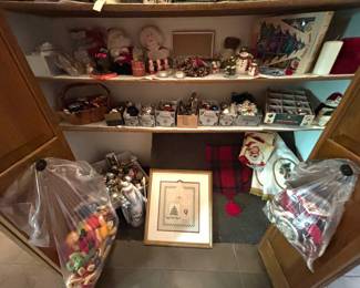 Holiday Artwork, Tree Skirt, Decor