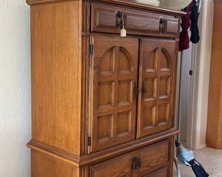 Thomasville armoire 4.10” H x 7.5in W x 3.5in L  