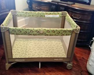 Graco Folding Crib