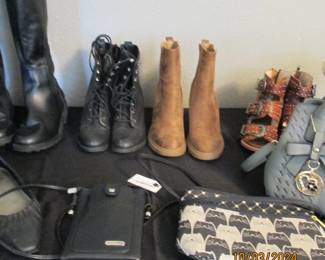 Ladies Shoes/Boots - Size 9