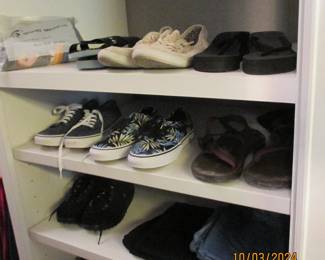 Ladies shoes - Size 9