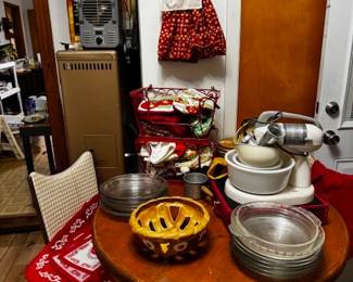Vintage mixer, pie plates, hot pads 