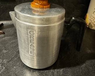 Grease container with strainer 