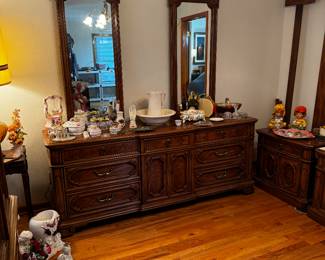 Triple dresser