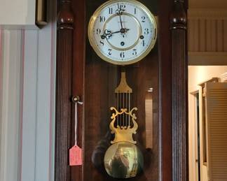 Howard Miller clock