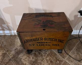 Vintage Bicentennial Budweiser Anheuser-Busch Wooden Crate w/ Metal Hinges