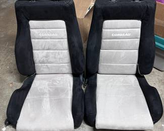 Universal Jeep front seats w/ Laredo brackets