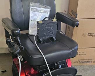 Quickie Power Chair. In working order. Joy stick is set for right hand but can be switched with a service tech easiky.