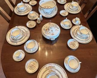 Wedgwood Kutani Crane china service for 12 and service pieces