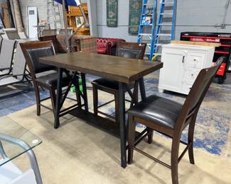 Table and Chairs Orlando