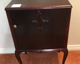 Vintage side table/record cabinet