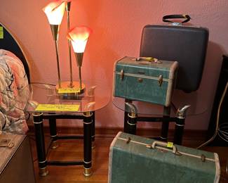 It’s hard to see, but this 3-light Calla Lily lamp has shades that are tinted pink