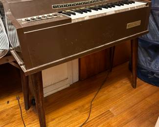 OK…..this old electric piano has likely seen better days, but I’m just saying…if you flip it, those good looking legs are simply attached with screws thru a metal bracket…they’re awesome legs for your project!!