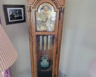 Howard Miller grandfather clock burlwood 610-311, Beautiful! Not currently running. 