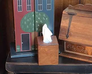 Wood and copper decor 